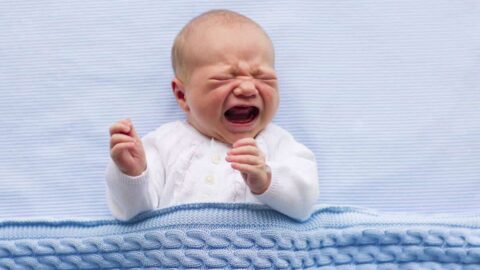 بكاء الرضيع بدون سبب اسبابه وعلاجه