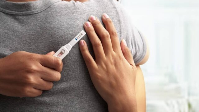 ما هي اعراض الحمل قبل الدورة بيومين