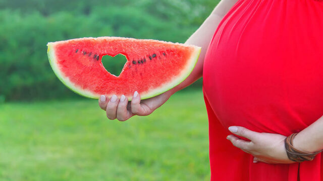 فوائد البطيخ للحامل واضرار تناوله بكثرة