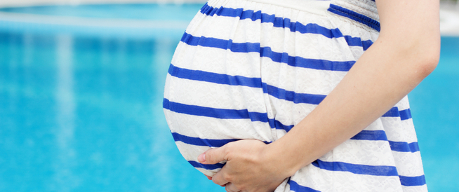 معلومات عن فوائد السباحة أثناء الحمل وأهم الإحتياطات