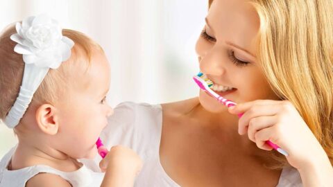 كيفية الاعتناء بأسنان طفلك
