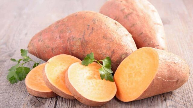 فوائد البطاطا الحلوة للأطفال وطريقة تحضيرها في البيت