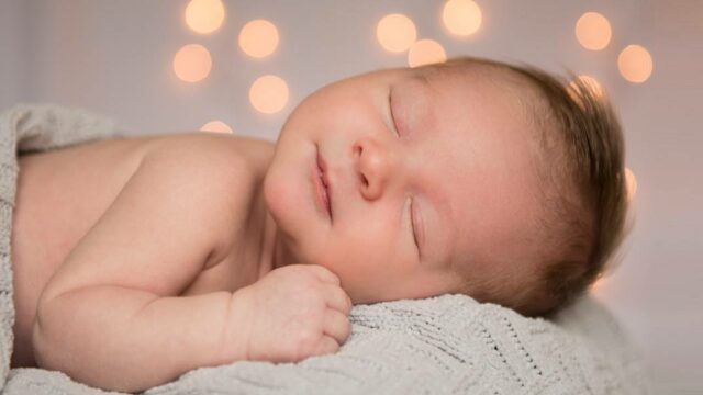 كيف انظم نوم طفلي الرضيع