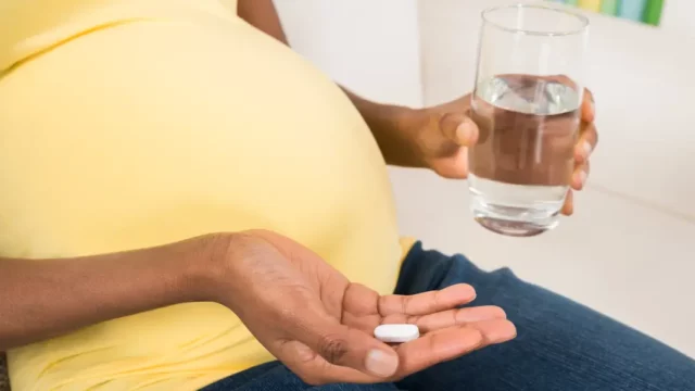 ماذا يفعل حمض الفوليك قبل الحمل