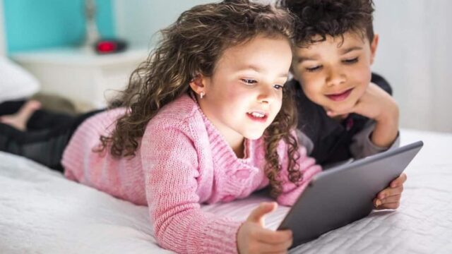 ما هو اثر التكنولوجيا على الاطفال الإيجابيات والسلبيات