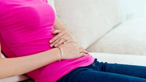 الفرق بين افرازات اول الحمل والدورة الشهرية