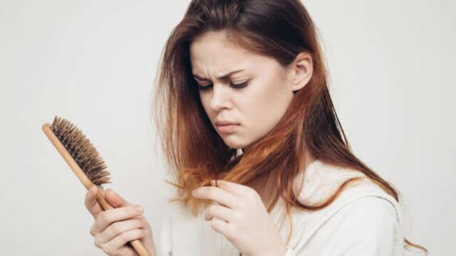 ما هو سبب تساقط الشعر اثناء الحمل وأفضل طرق علاجه