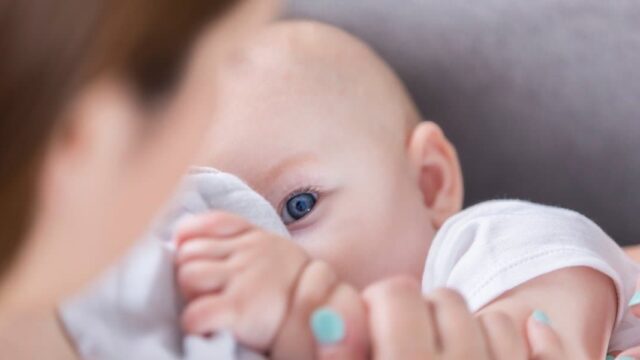 ما هي خصائص حليب الام .. أهم فوائد الرضاعة الطبيعية