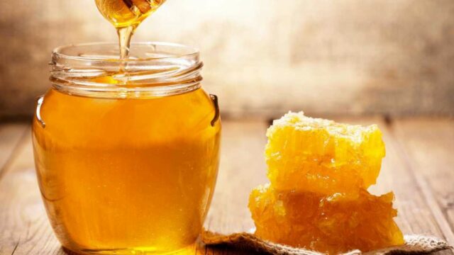 ما هي فوائد اكل العسل قبل النوم للاطفال للمناعة ومقاومة الأمراض