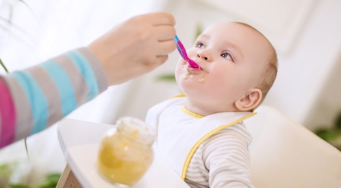 طريقة النشا مع الحليب لتسمين الأطفال وعلاج النحافة – متى تظهر نتائج اكتساب الوزن