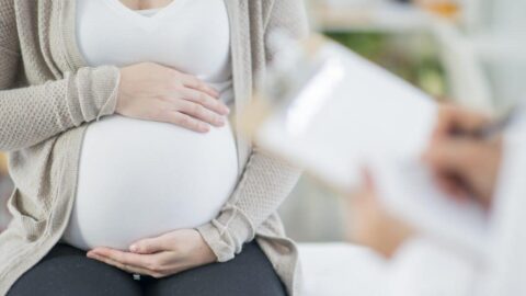 كيفية علاج انتفاخ البطن للحامل ( أسرع علاج للغازات )