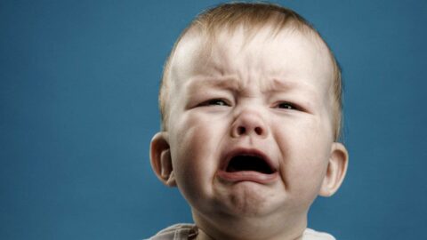 ماهو سبب بكاء الاطفال ليلا ( كيفية تهدئة الطفل عند البكاء )