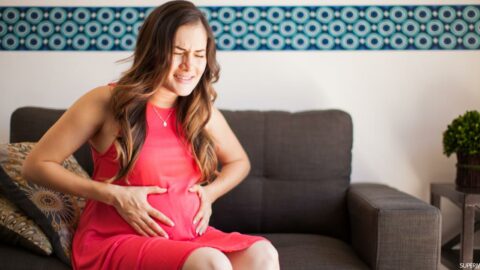 الفرق بين مغص القولون ومغص الولادة – كيف يكون مغص بدء المخاض لحدوث الولادة