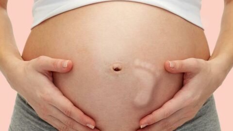 حركة الجنين في الشهر الخامس عند المثانة الأسباب والتشخيص والعلاج