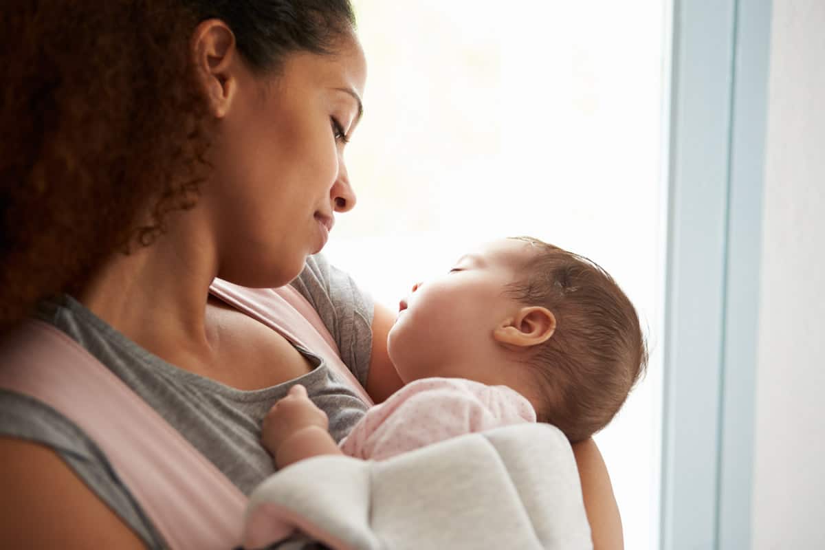هل الرضاعة الطبيعية تنحف الأم
