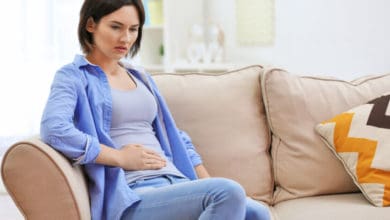 آلام الظهر والبطن في بداية الحمل