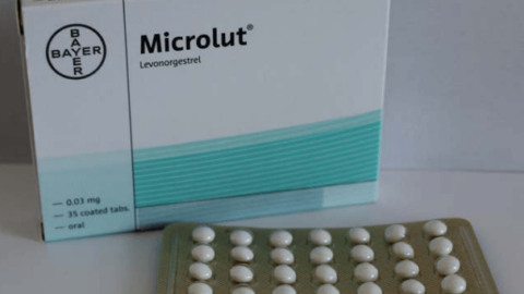 معلومات عن حبوب منع الحمل ميكرولوت – كم نسبة الحمل معها وطريقة الاستعمال والآثار الجانبية