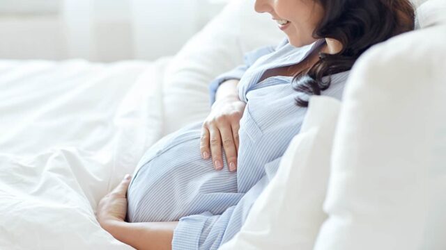 هل يتأثر شكل الجنين بما تراه الأم الحامل