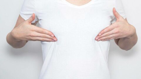 هل حكة الثدي من علامات ارتفاع هرمون الحليب