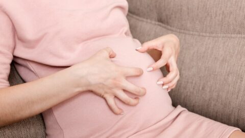 اسباب حكة البطن اثناء الحمل