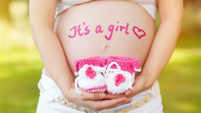 6 اقوى علامات الحمل ببنت حقيقة أم خرافة – كيف تعرفين انك حامل ببنت؟