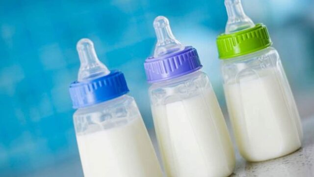 كيف اختار الحليب الصناعي المناسب لطفلي