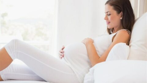ماذا يحدث للجنين أثناء نوم الأم