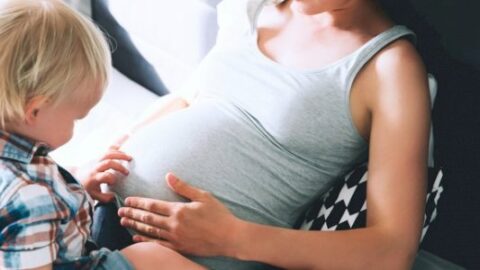 ما أعراض الحمل بولد أثناء الرضاعة من الطفل السابق (العلاقة بين لبن الثدي ونوع الجنين)