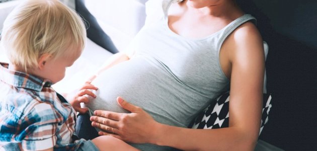 ما أعراض الحمل بولد أثناء الرضاعة من الطفل السابق (العلاقة بين لبن الثدي ونوع الجنين)