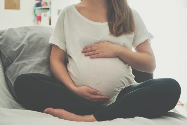 هل الحمل الضعيف يسبب تشوهات (العلاقة بين ضعف الحمل وتشوه الجنين)