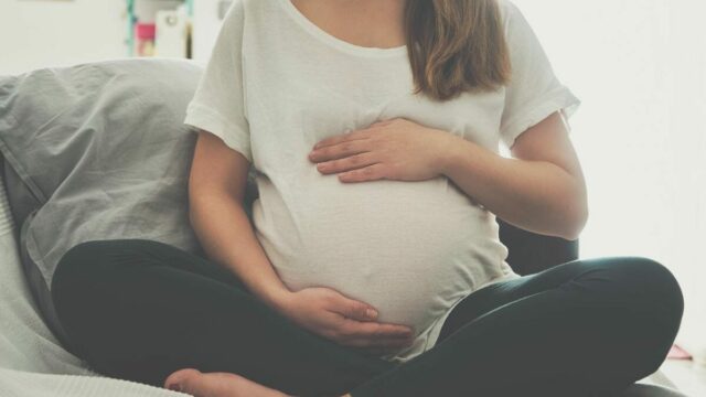 هرمون الحمل طبيعي ولا يوجد نبض هل الحمل ضعيف أو بداية اجهاض؟