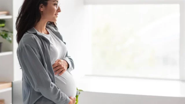 هل الحمل بولد يسبب جفاف البشرة