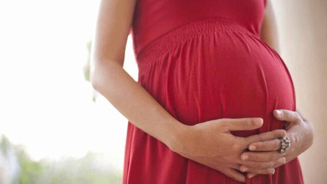 ما هي الفروقات بين علامات الحمل بولد والحمل ببنت الأعراض الواضحة بالتفصيل