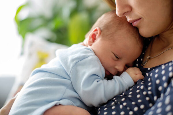 الرضاعة الطبيعية بعد الولادة للمواليد الجدد