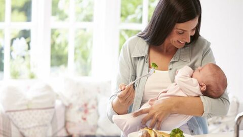 هل حليب الأم الحامل يسبب الإسهال -أضرار الرضاعة أثناء الحمل على الجنين والرضيع