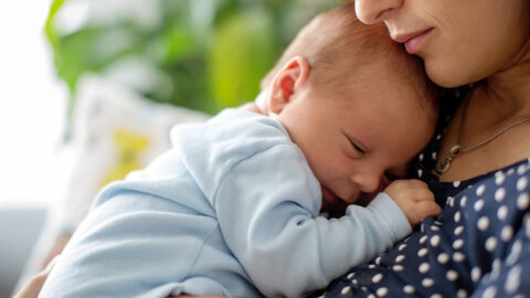 5 فوائد للتطبيق الموضعي لحليب الأم لبشرة الرضيع وعلاج التهابات الحفاضة