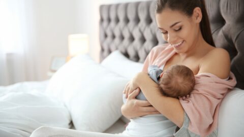 فوائد حليب الأم لعلاج زكام الرضيع ونزلات البرد